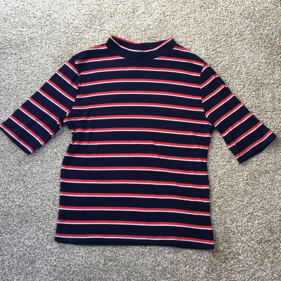 HM Cropped Mock Shirt - Picture 2 of 3